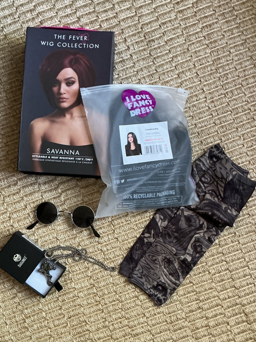 Ozzie & Sharon costume accessories